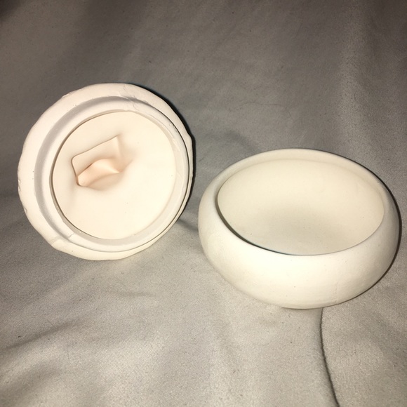 Magic Creations Angel Porcelain Clay Trinket Box - Picture 3 of 4